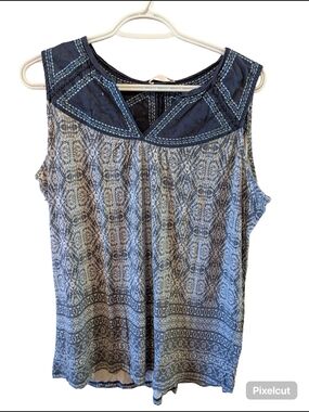 2/22$ Selected Item Dalia Navy and Light Blue Patterned Sleeveless Tank
